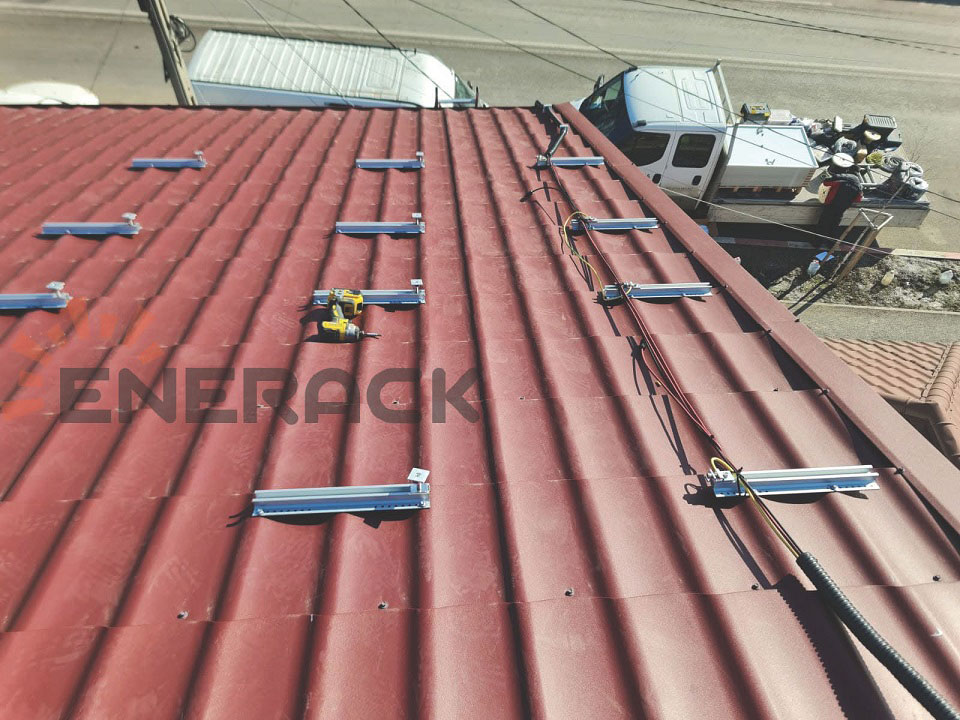 Mini rail for corrugated plastic tile